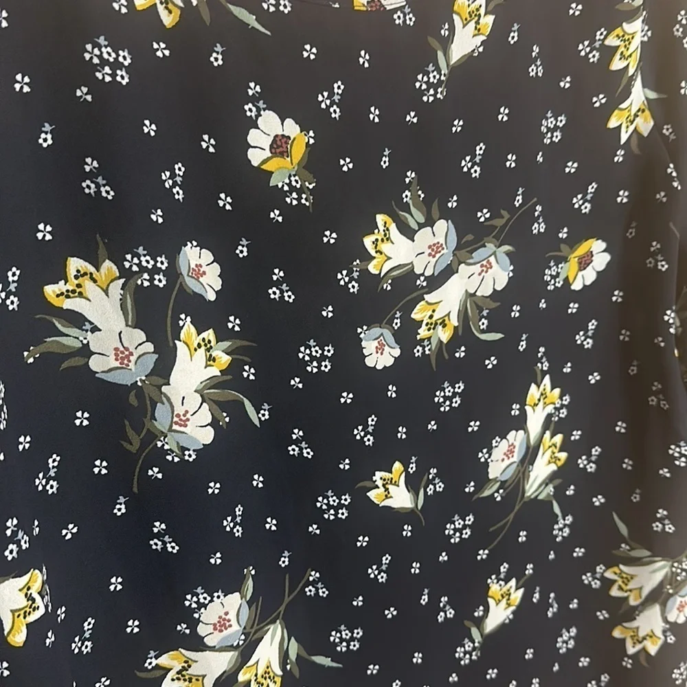 Loft Navy Floral Career Top | XS‎